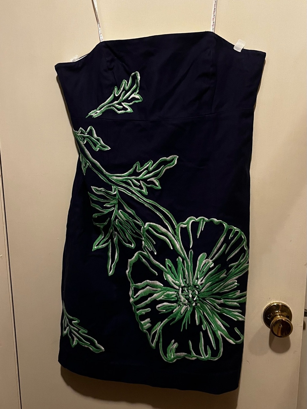 Women’s Dresses - Picture 2 of 8